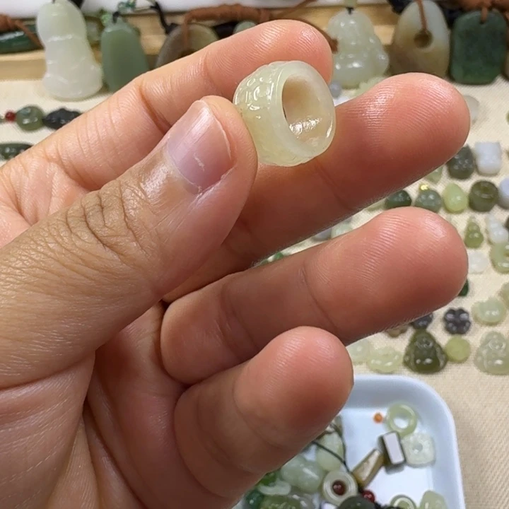 和田玉未镶嵌包链