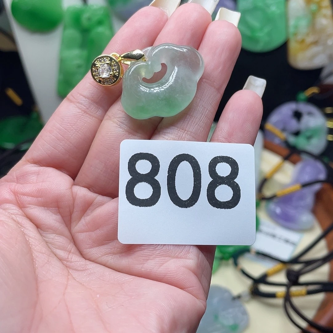 翡翠未镶嵌吊坠(赠链)