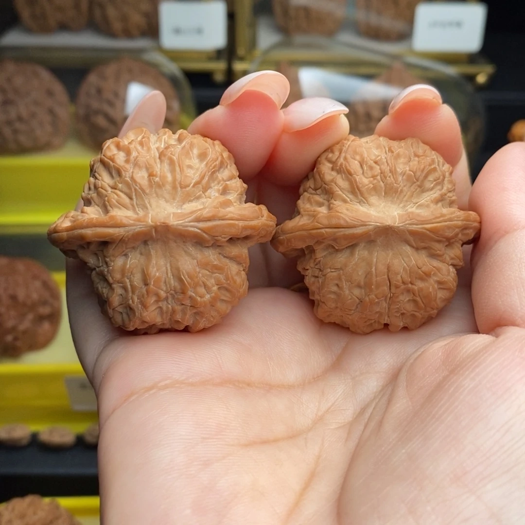 文玩核桃吊坠41血麒麟