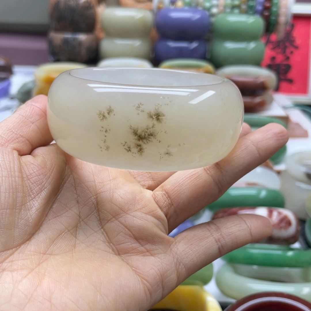 石英岩玉未镶嵌手镯