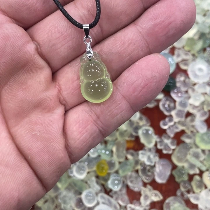 蛇纹石玉合金颈饰