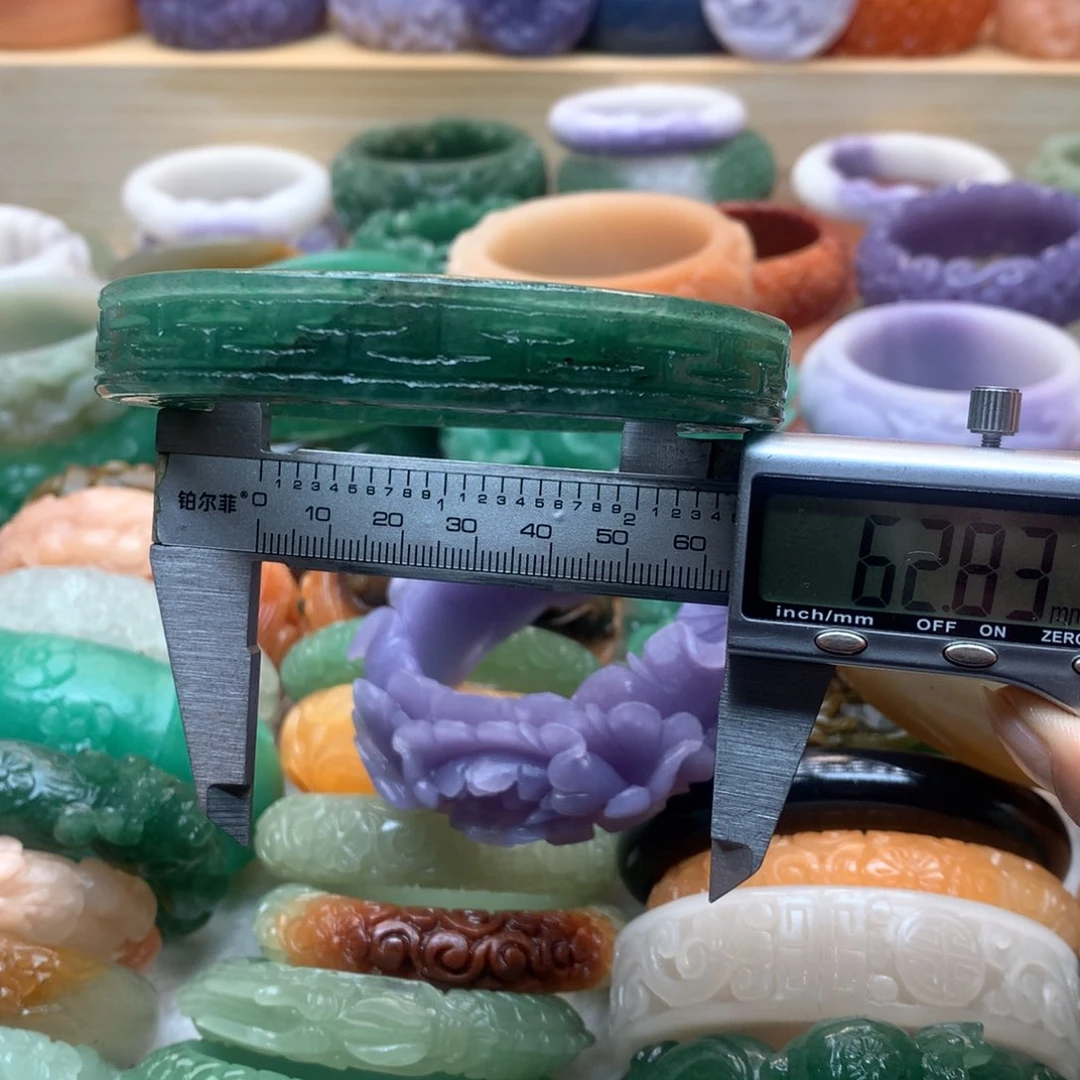 未镶嵌手镯石英质玉