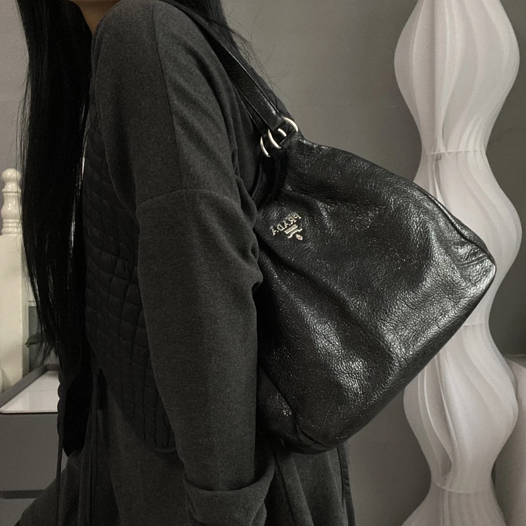 95新 Prada/普拉达 【可】黑色油蜡爆裂皮单肩包 00 1134