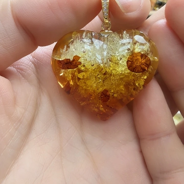 琥珀未镶嵌珠宝奇石