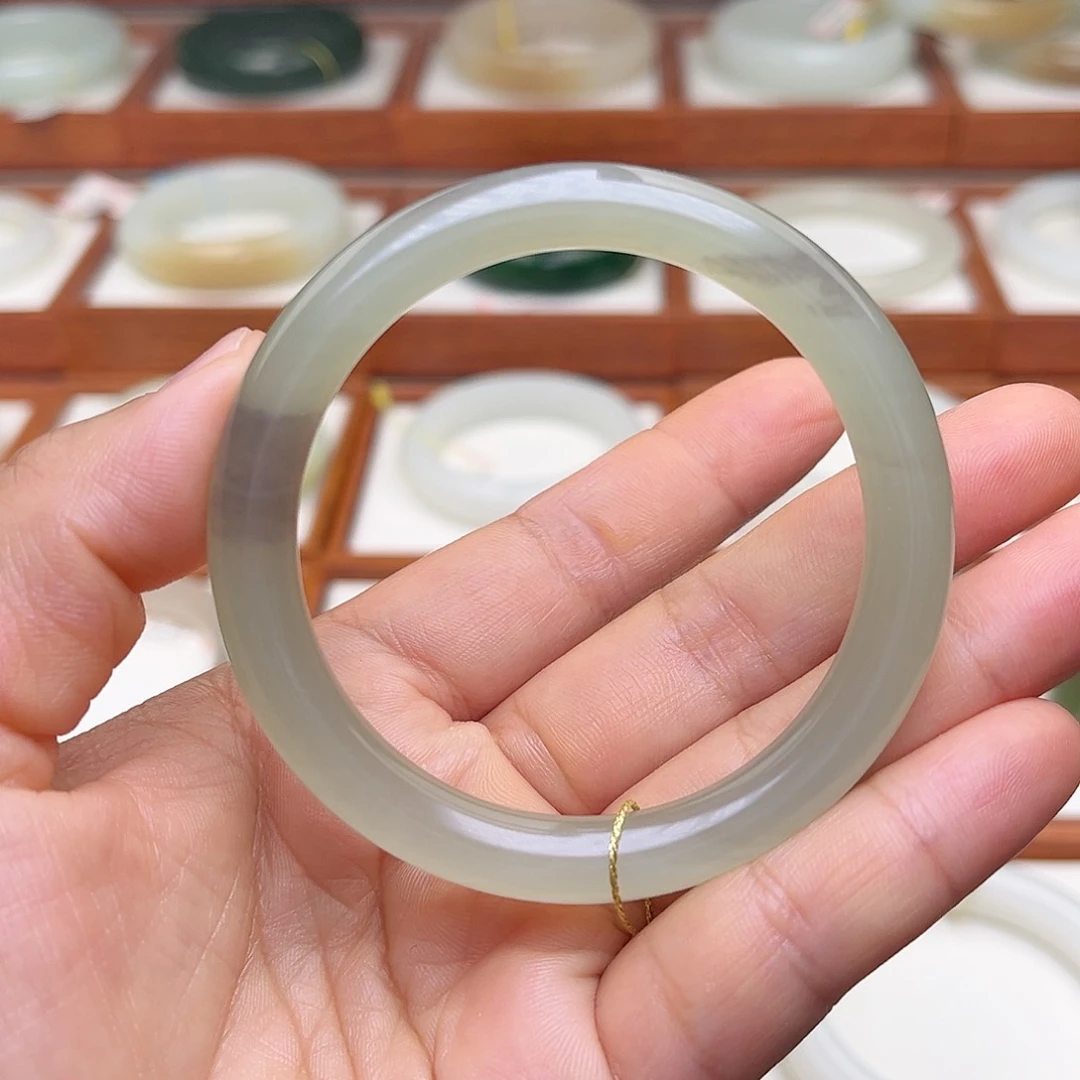 和田玉手镯未镶嵌52.9