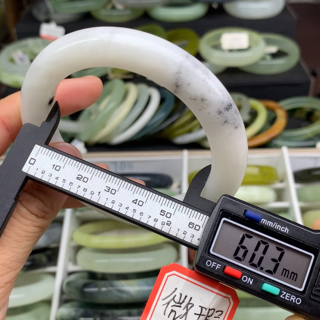 未镶嵌蛇纹石玉手镯691