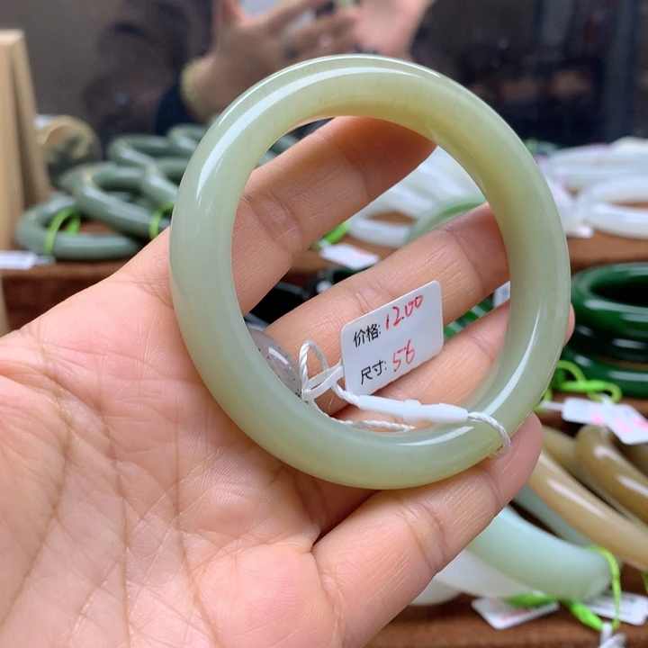 未镶嵌手镯和田玉