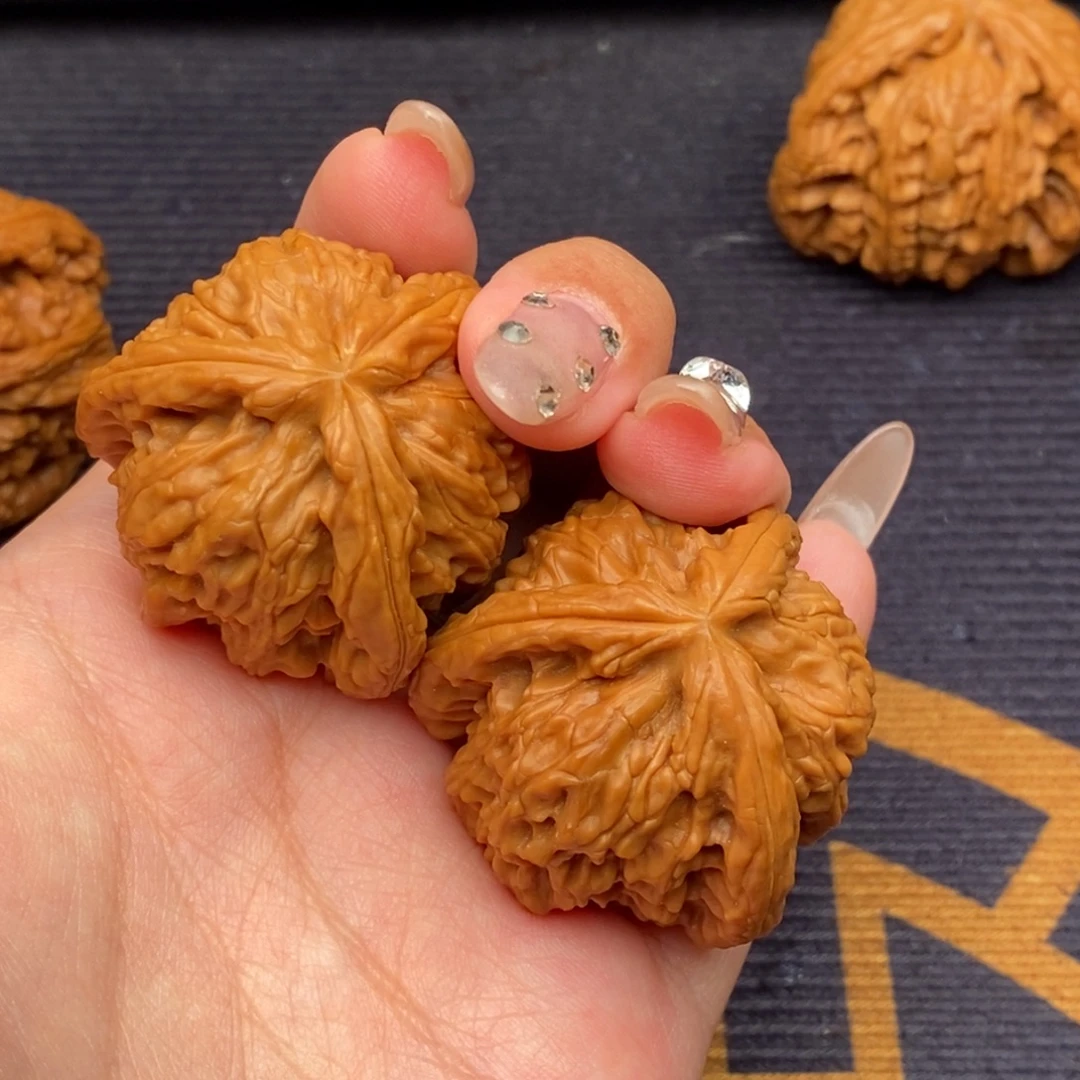 焦***利吊坠文玩核桃白狮子