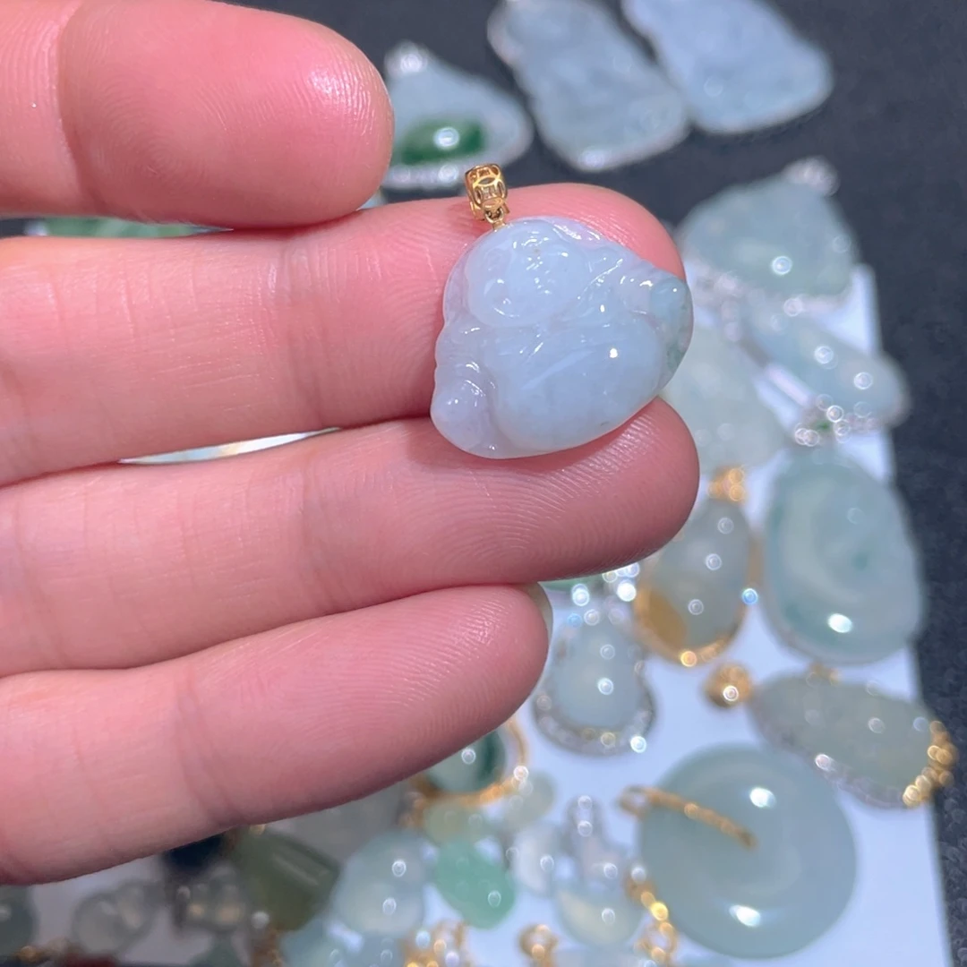 翡翠颈饰18K金镶嵌翡翠