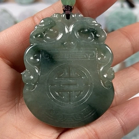 翡翠颈饰未镶嵌仿古龙行天下