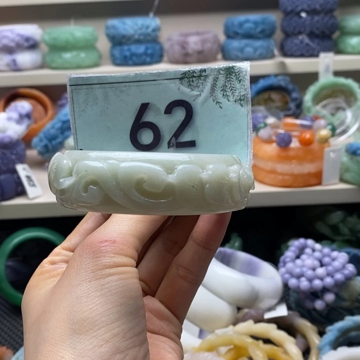未镶嵌手镯石英岩玉