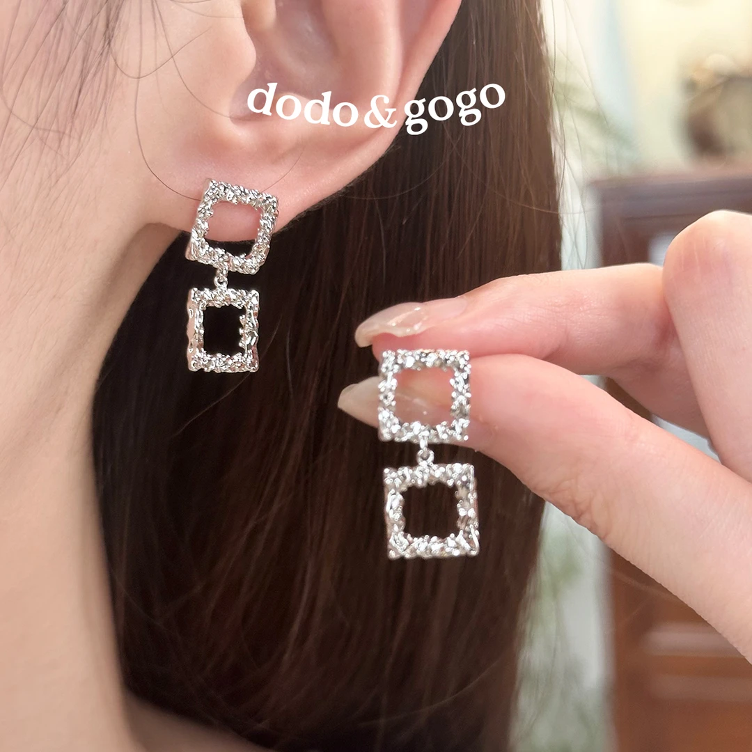 DODOGOGO 合金耳饰 熔岩艺术框耳钉气质时尚百搭小众高级感耳环女