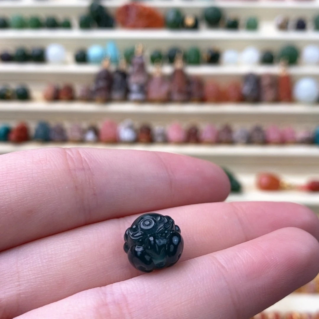 翡翠未镶嵌颈饰单珠