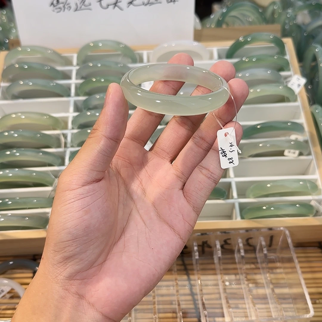 玛瑙/玉髓未镶嵌手镯圈口54.3