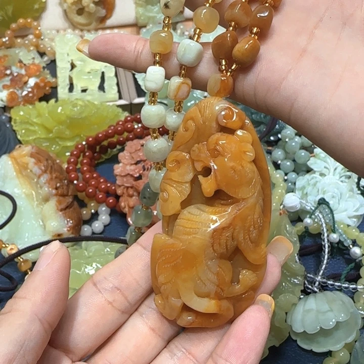 未镶嵌蛇纹石玉吊坠