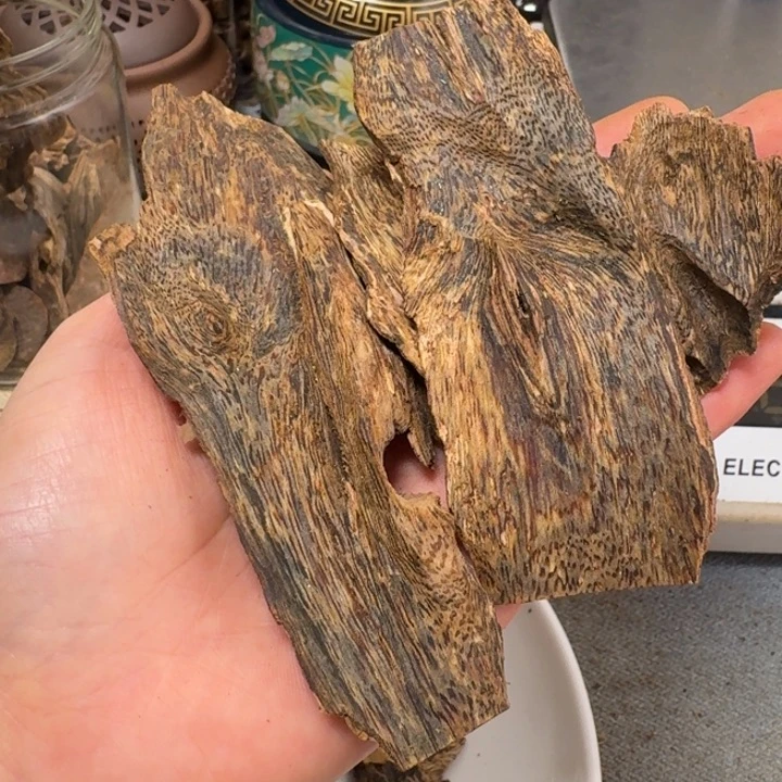 守***民沉香碎屑沉香海南天然虎斑棋2号高端皮油块料24克