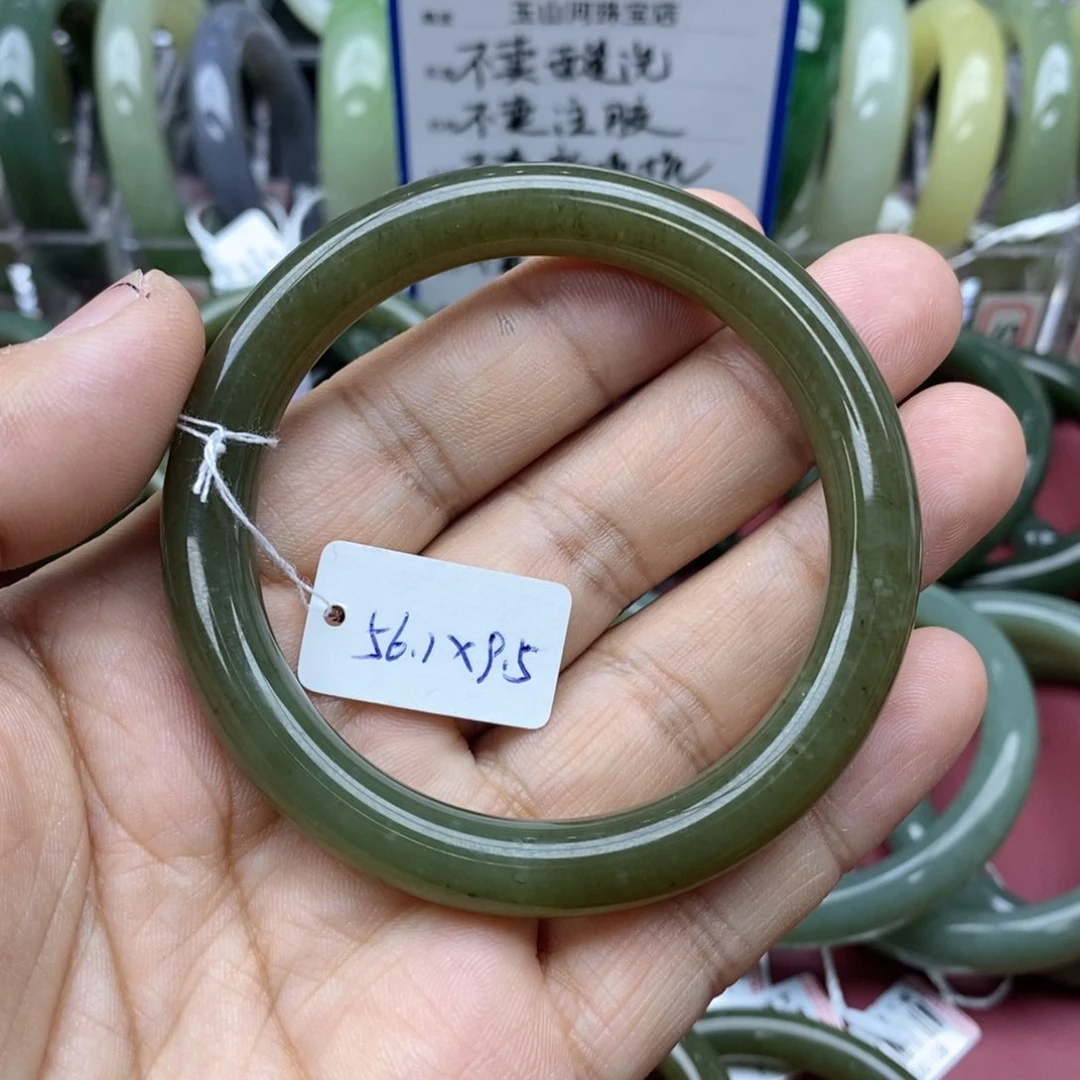 和田玉手镯未镶嵌春*