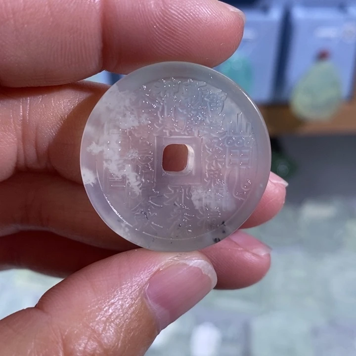 岫玉未镶嵌颈饰吊坠