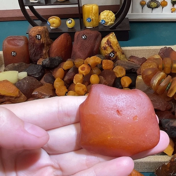 琥珀未镶嵌珠宝奇石吊坠