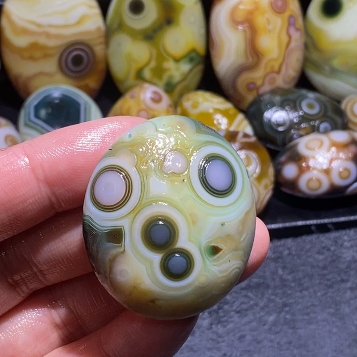 玛瑙/玉髓未镶嵌珠宝半成品15