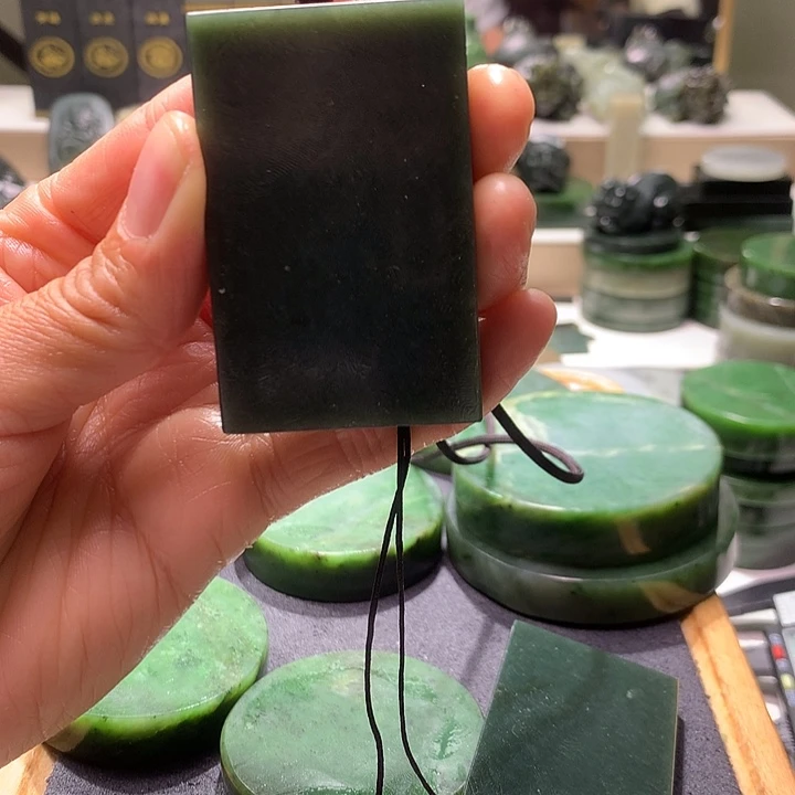 和田玉未镶嵌珠宝半成品