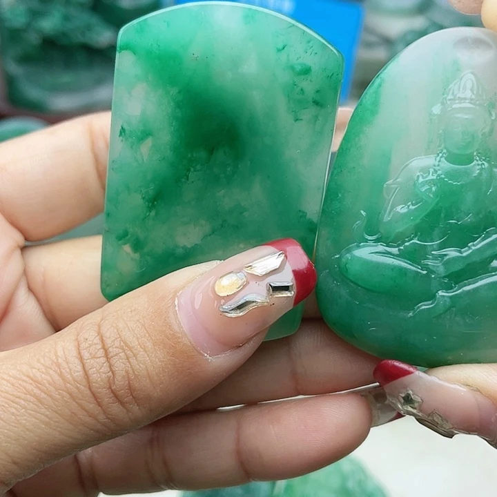 未镶嵌定制石英质玉（非洲翠）梦**南