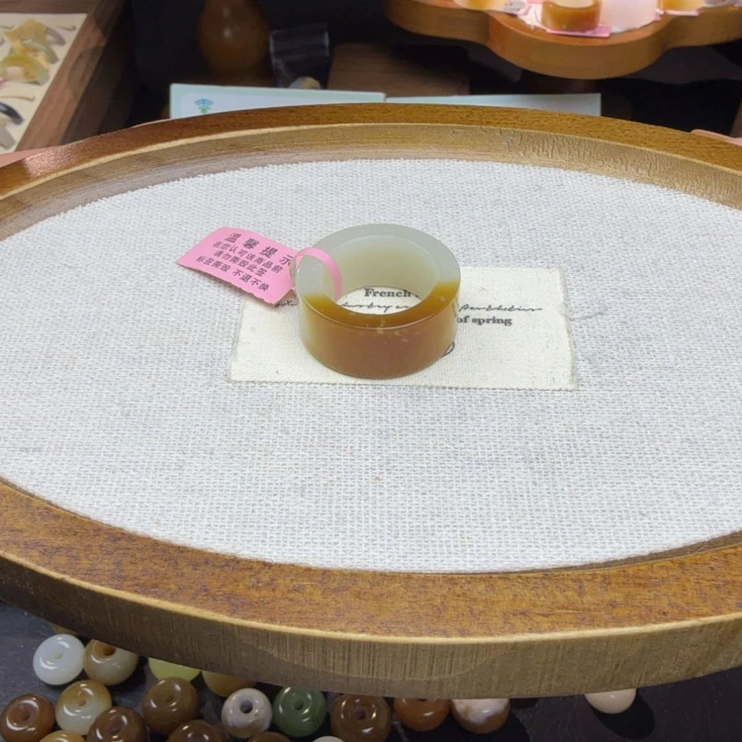和田玉未镶嵌戒指有棉