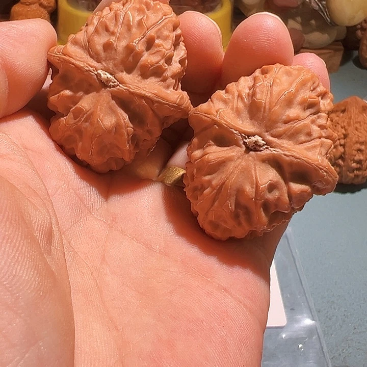 廖***e文玩核桃把件延庆元宝42