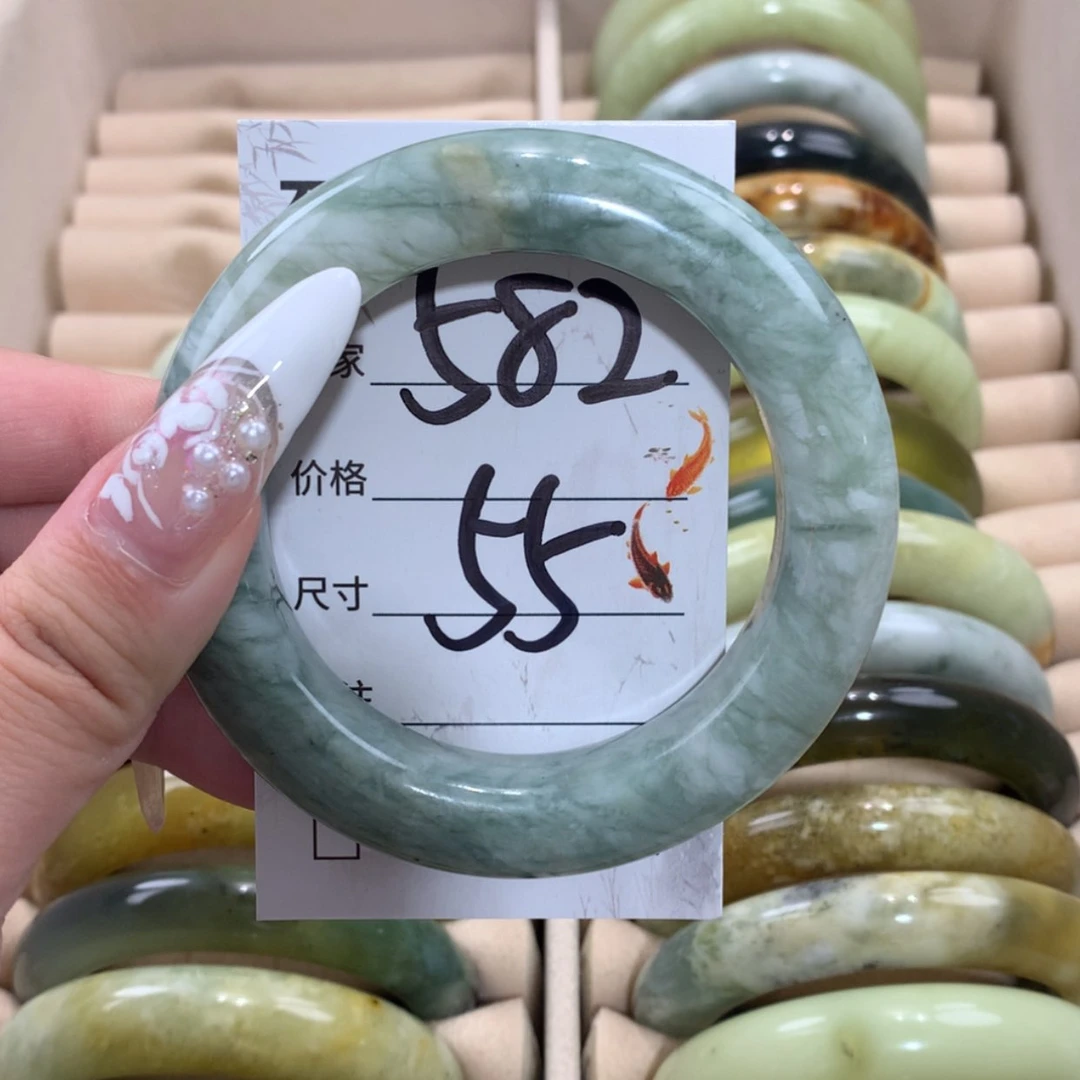 【闪购商品】未镶嵌蛇纹石玉手镯