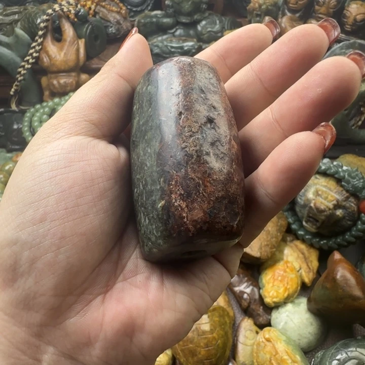 透闪石质玉未镶嵌珠宝奇石