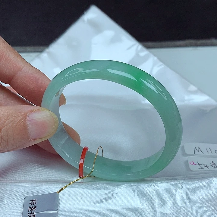 翡翠未镶嵌手镯54贵0067