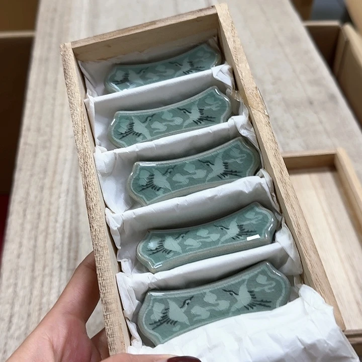 瓷片中*子噗哈哈哈哈哈哈哈哈哈哈我
