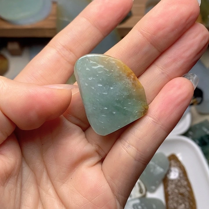 翡翠未镶嵌颈饰天然