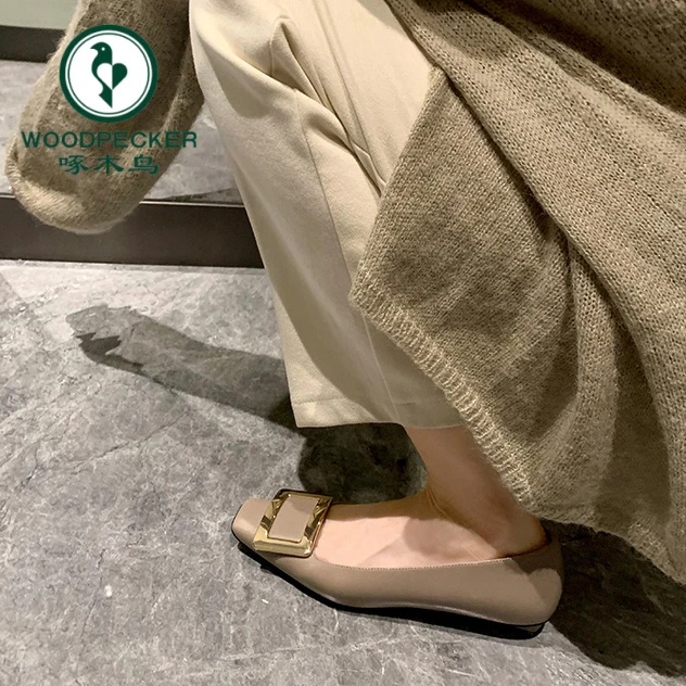 啄木鸟方扣漆皮单鞋女2025秋季新款方头粗跟漆皮大象灰法式通勤鞋