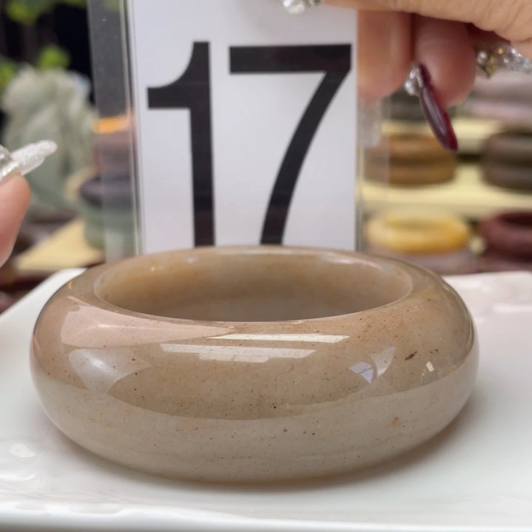 【闪购商品】石英质玉手镯未镶嵌