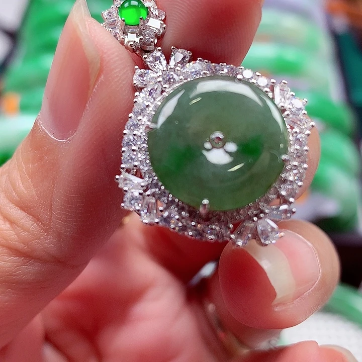 翡翠银S925镶嵌颈饰翡翠