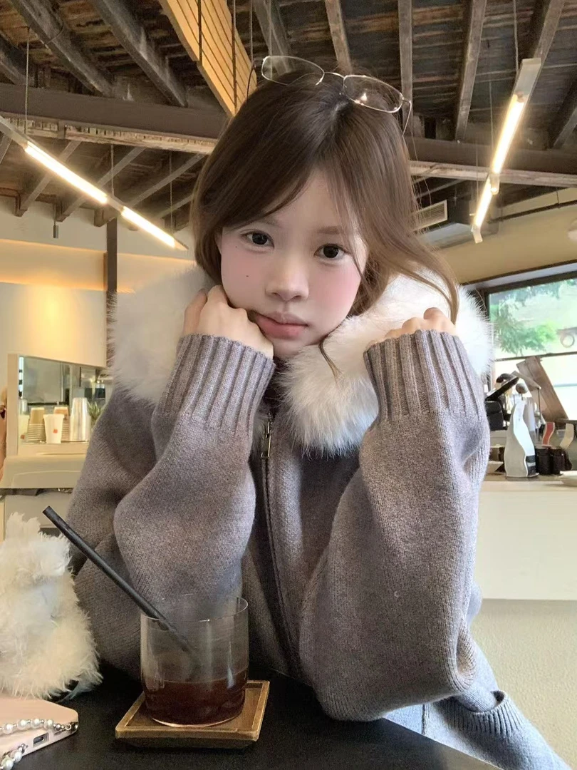 2025秋冬新款韩系气质灰色毛领连帽开衫宽松复古阔腿牛仔裤两件套