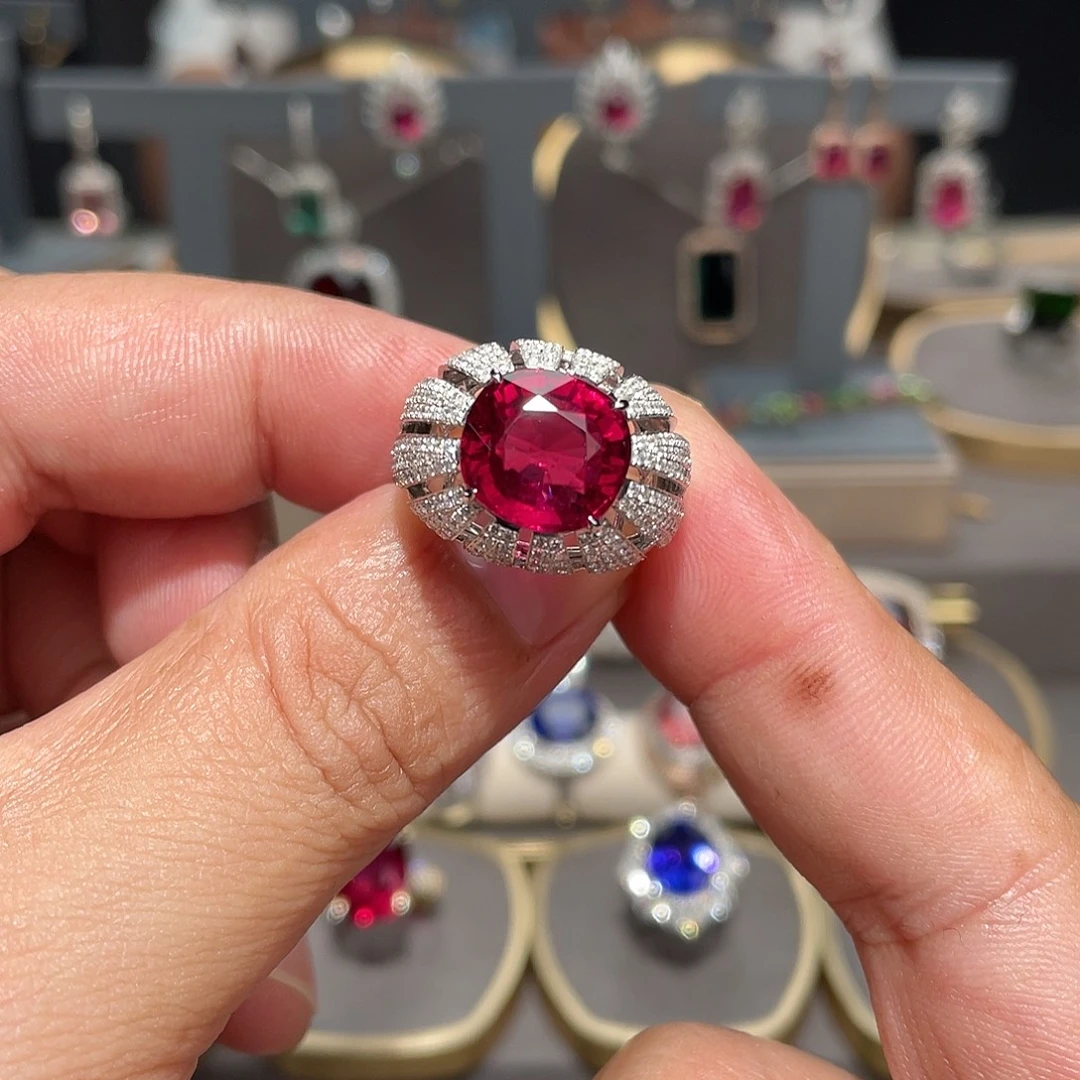 18K金镶嵌碧玺戒指6.3ct