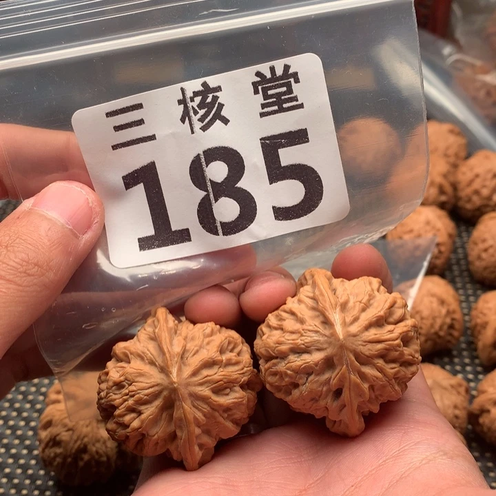 文玩核桃把件龙脉