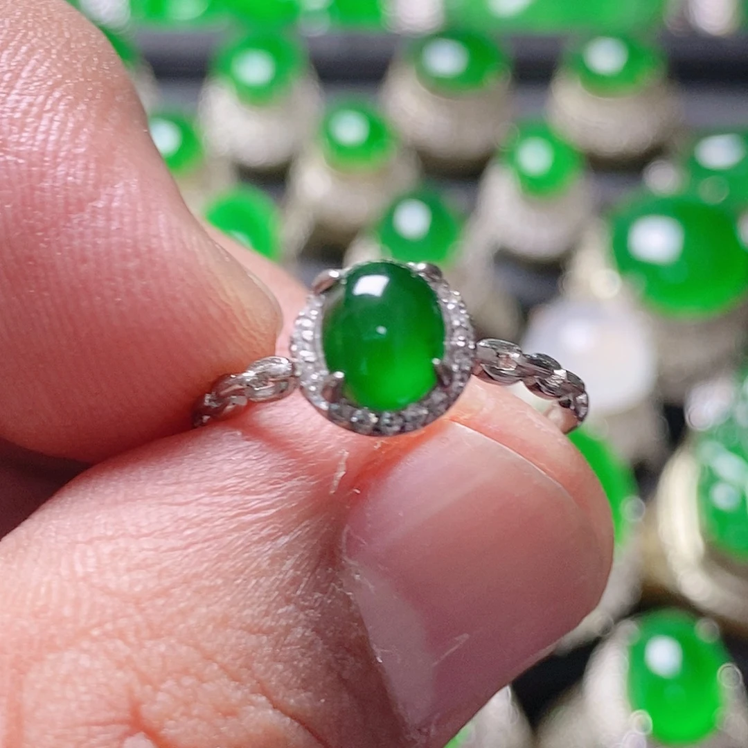 翡翠未镶嵌颈饰