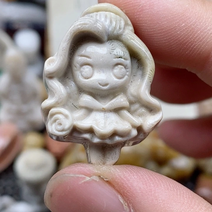 硅化珊瑚（珊瑚玉）未镶嵌颈饰小