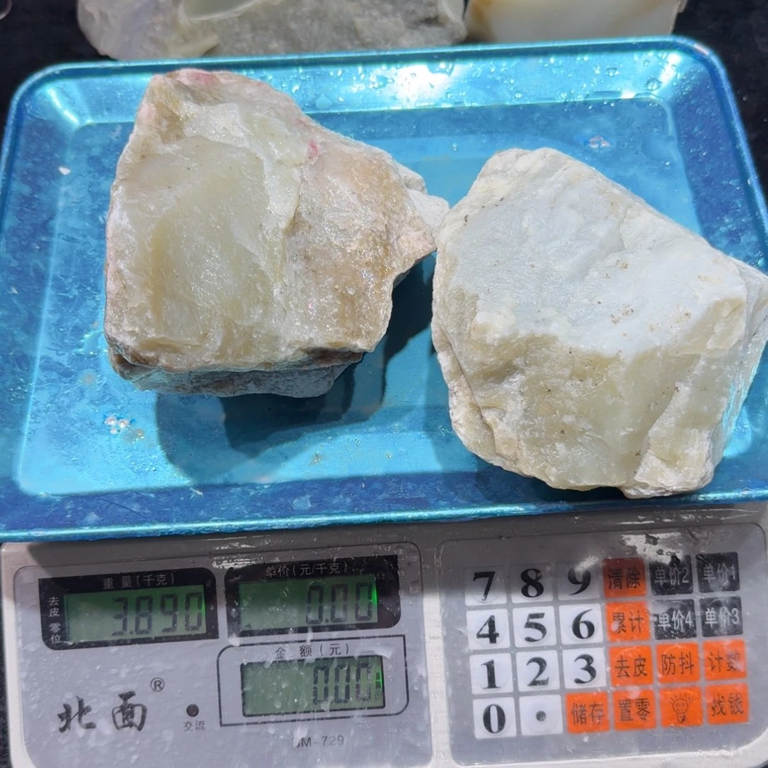 用***李且末料原石盆景石