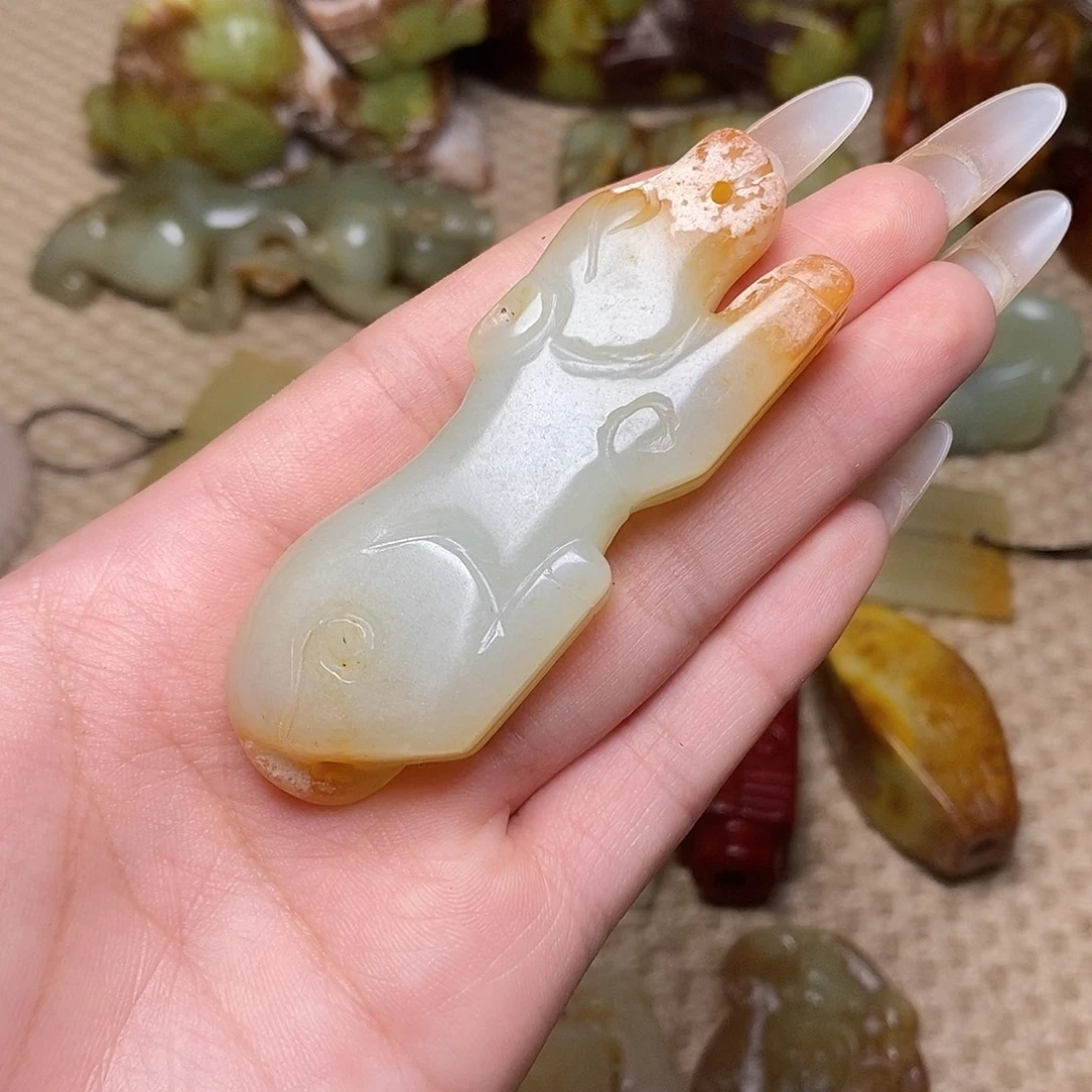 未镶嵌蛇纹石玉颈饰