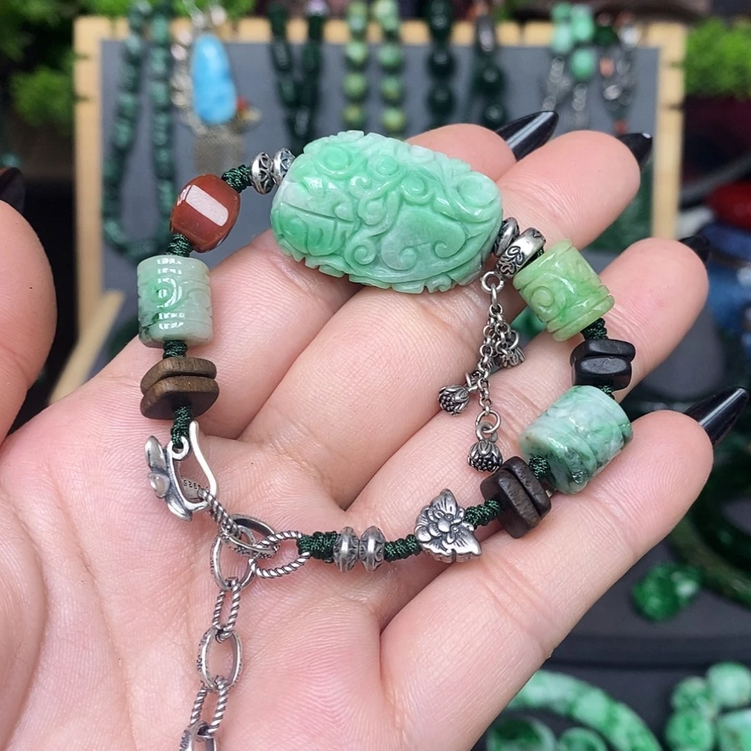 未镶嵌手链翡翠漂亮美眉