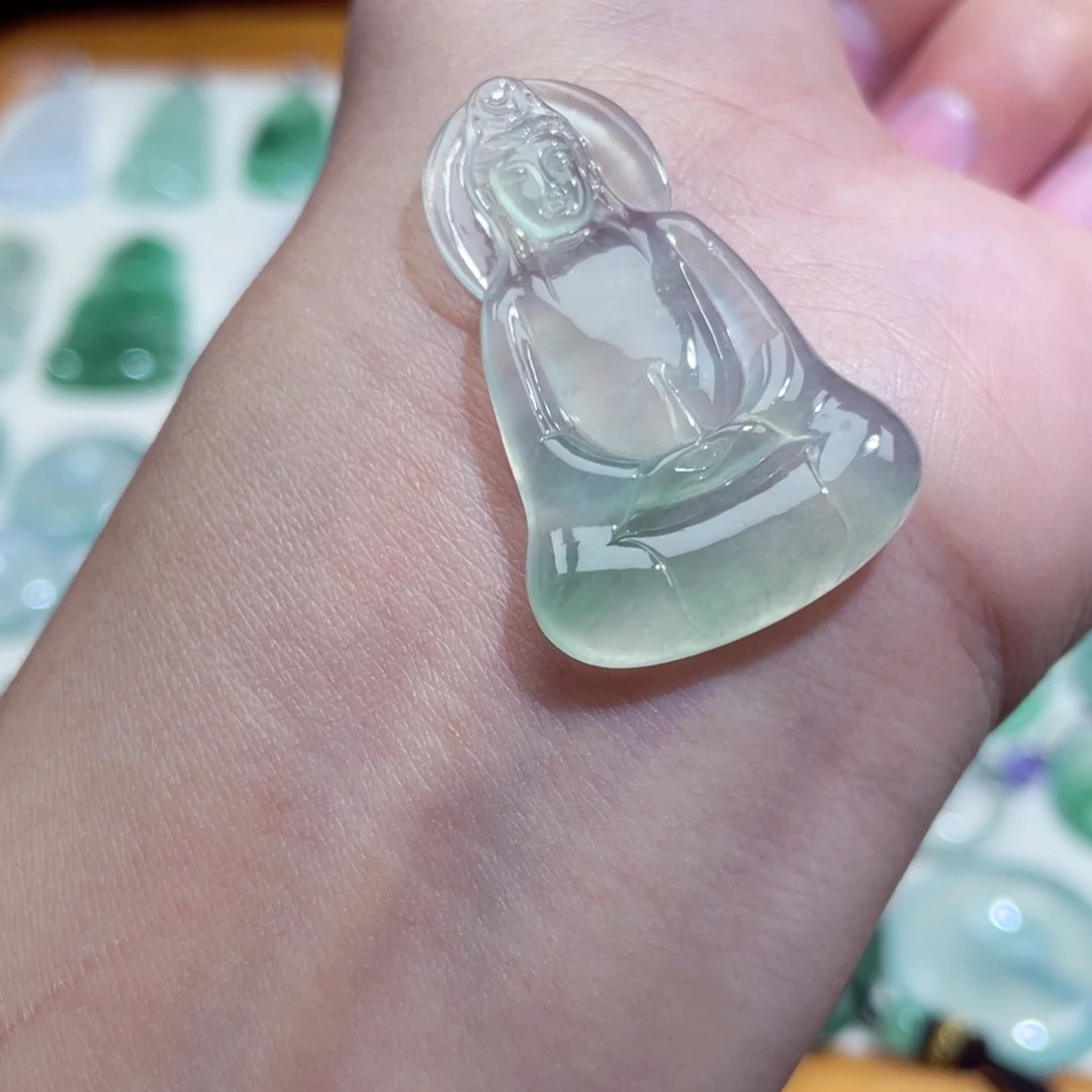 翡翠未镶嵌颈饰素衣观音