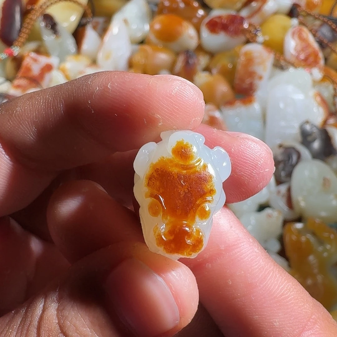 山***云未镶嵌和田玉挂件