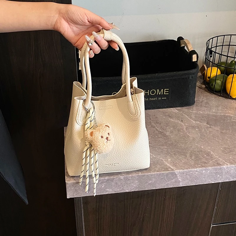 单肩包时尚百搭女士夏季真皮小众简约小包包时尚百搭女士夏季