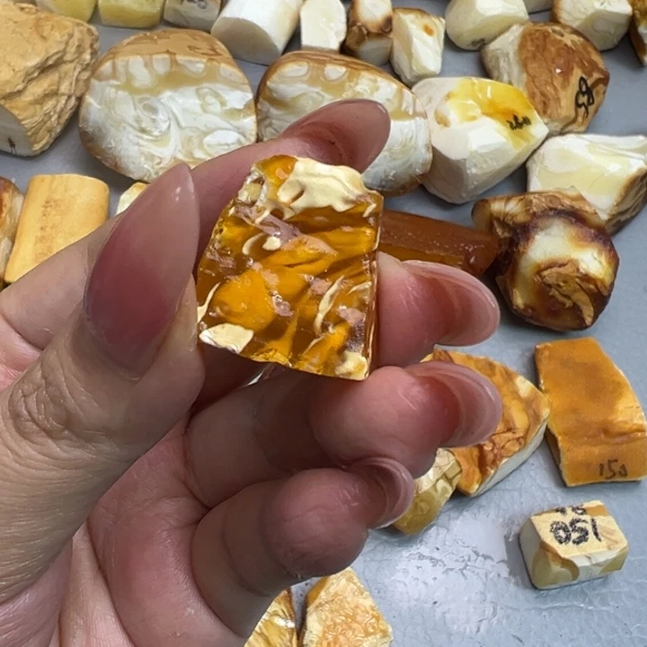 定制琥珀未镶嵌蜜蜡