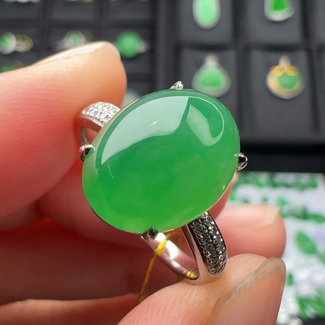 翡翠18K金镶嵌颈饰戒指