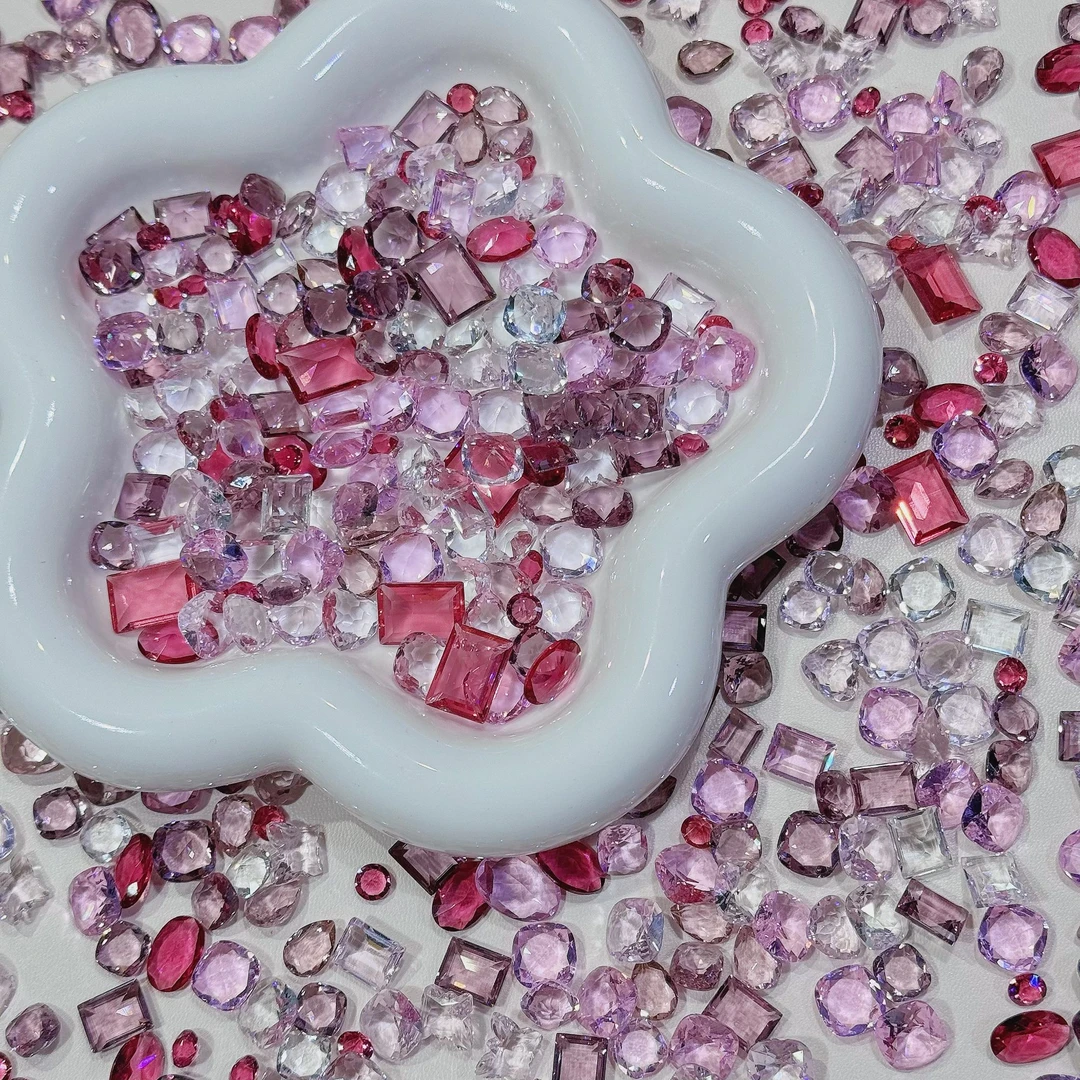 【新年快乐（拍一宠一）】图片仅供参考色系diy美甲透钻饰品精品混装i